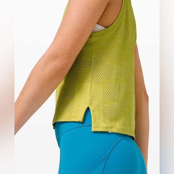 Lululemon train to be tank Lime Green color size large - Picture 2 of 7